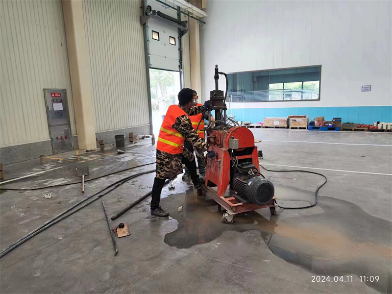 龙楼镇厂房地面下沉塌陷注浆加固施工